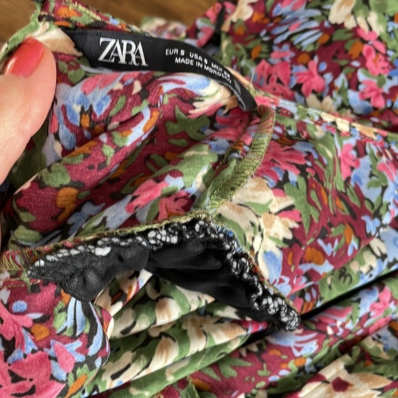 ZARA floral dress rare as seen on celebrities - Picture 9 of 12